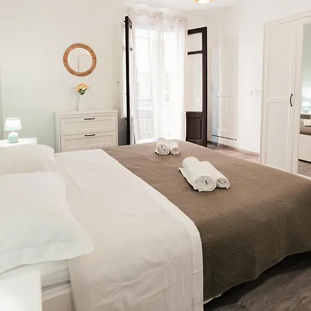 Sarahouse Relax A Due Passi Dal Mare Apartament